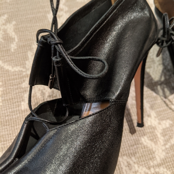 Aquazzura black leather lace up heels - Picture 6 of 8